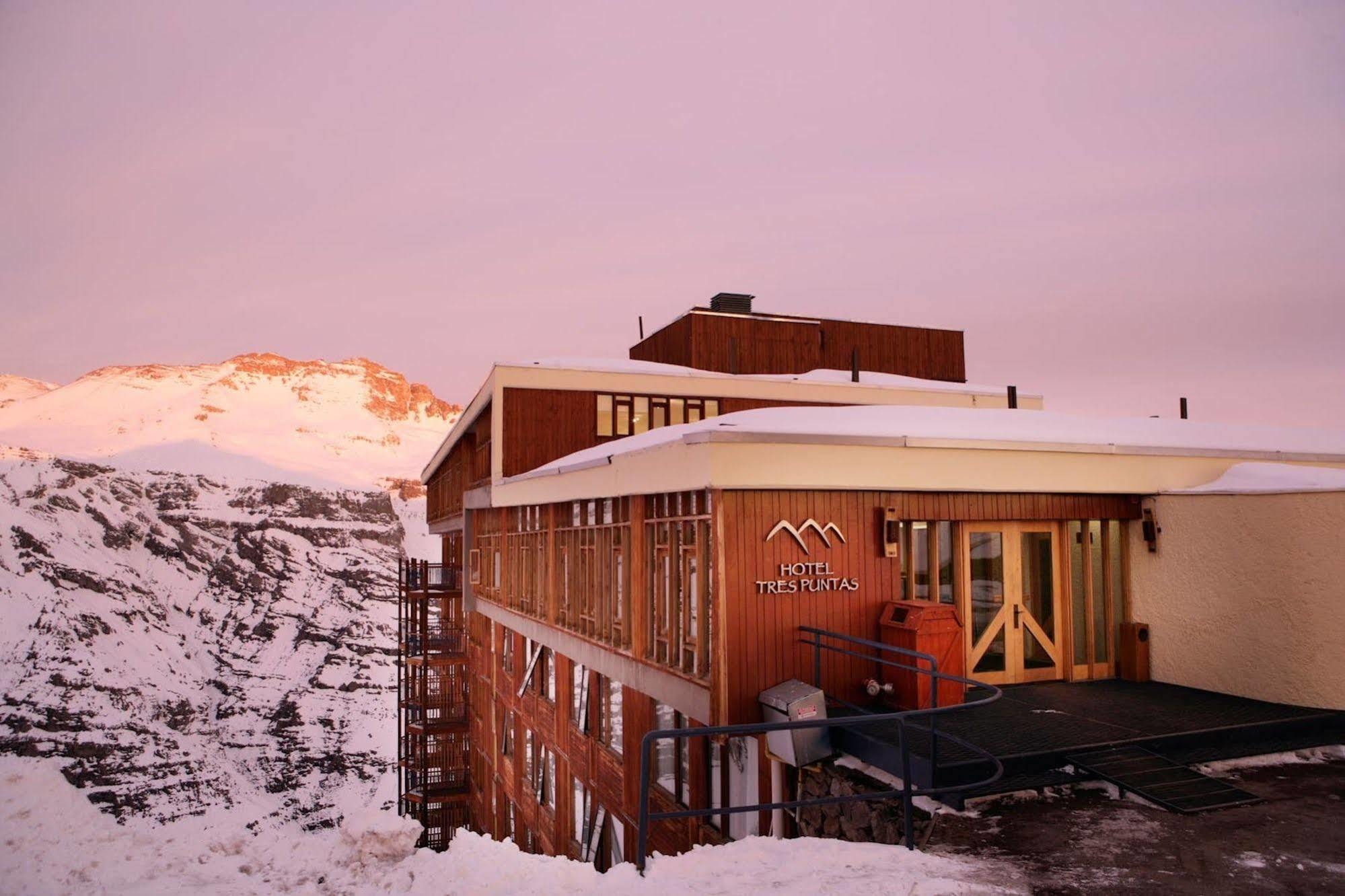 Hotel Tres Puntas Santiago Exterior photo